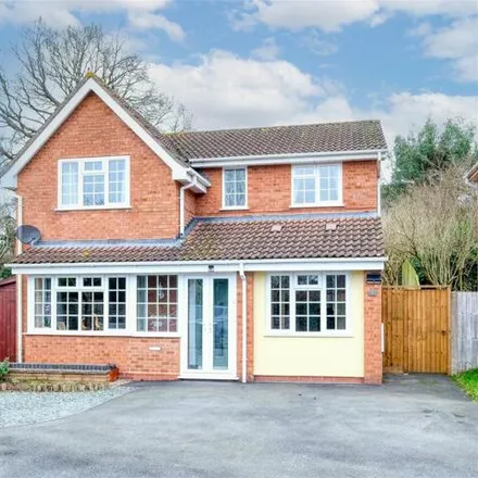 Buy this 4 bed house on Elmhurst Close in Astwood Bank, B97 5XU