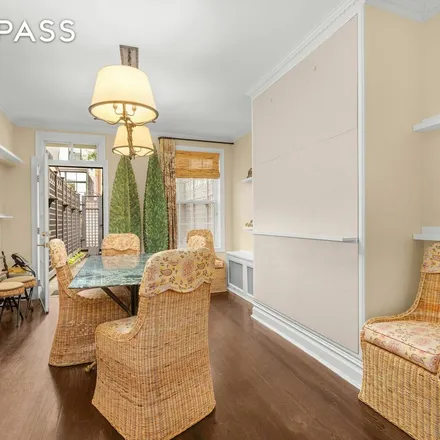 Rent this 4 bed apartment on 177 East 70th Street in New York, NY 10021