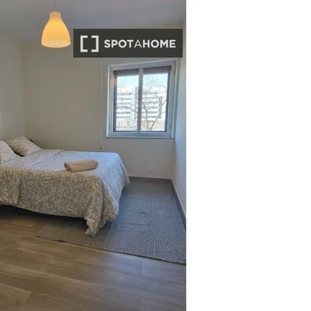 Rent this 5 bed room on Calle de El Huésped del Sevillano in 26, 28041 Madrid