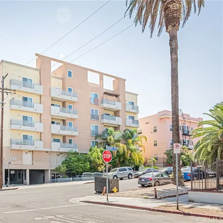 Buy this 3 bed condo on 980 South Oxford Avenue in Los Angeles, CA 90006