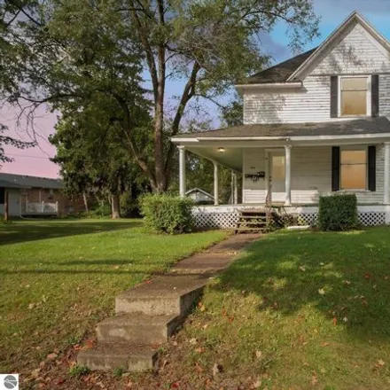 Buy this 3 bed house on 549 Wright Avenue in Alma, MI 48801