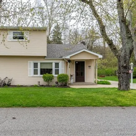 Image 1 - 4037 Echo Drive, West Bloomfield Township, MI 48323, USA - House for sale