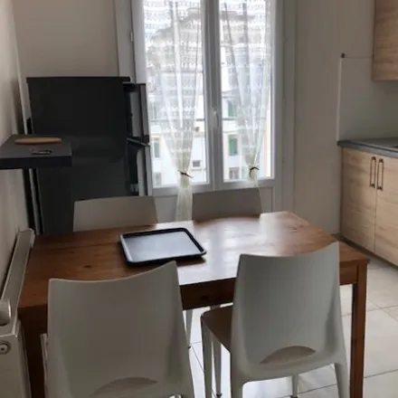 Rent this 2 bed apartment on Grenoble in Secteur 4, FR