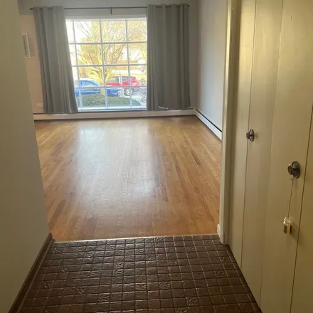 Rent this 3 bed apartment on 4478 Forest Avenue in Brookfield, IL 60513