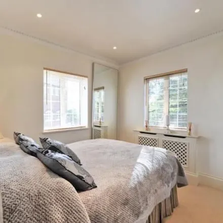 Rent this 2 bed apartment on Cloth Hill in 6 The Mount, London