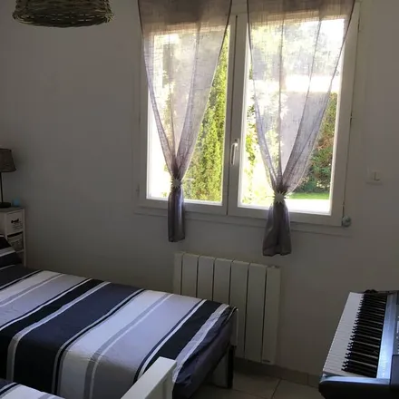 Rent this 3 bed house on 33510 Andernos-les-Bains