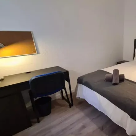 Rent this 8 bed room on Carrer de Muntaner in 258, 08001 Barcelona