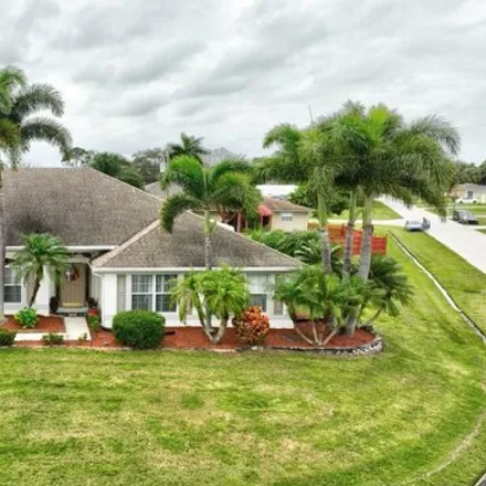 Image 1 - 1002 Southwest Gastador Avenue, Port Saint Lucie, FL 34953, USA - House for sale
