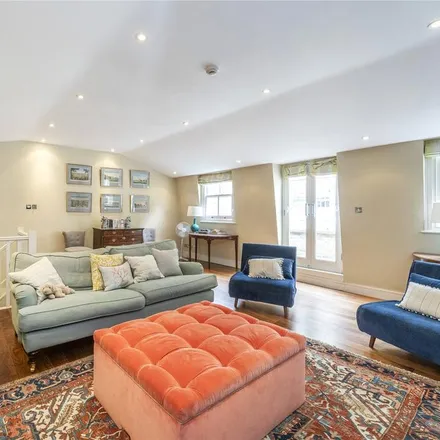 Rent this 2 bed house on Halpin House in 97 Queen's Gate, London