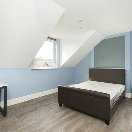 Rent this 6 bed apartment on 36 Derby Grove in Nottingham, NG7 1PF