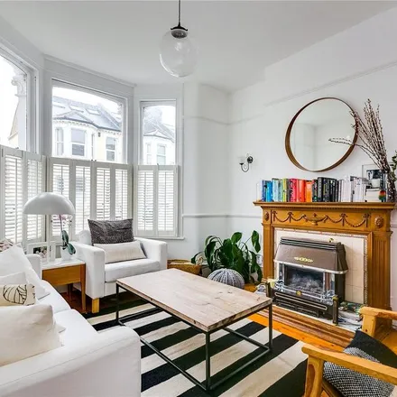 Rent this 3 bed townhouse on Shorrolds Road in London, SW6 7TR
