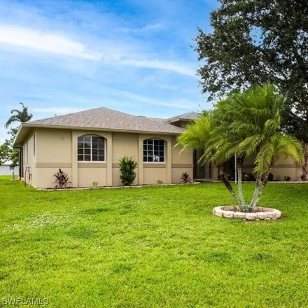 Image 2 - Lazy Lane, Fort Myers Shores, Lee County, FL, USA - House for sale