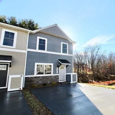 Rent this 3 bed house on Taylor Grove Lane in Massanetta Springs, Rockingham County