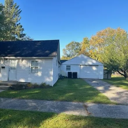 Buy this 2 bed house on 921 Olaf Street in Big Rapids, MI 49307