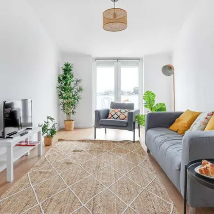 Image 5 - Travessa Latino Coelho, 2800-024 Almada, Portugal - Apartment for rent