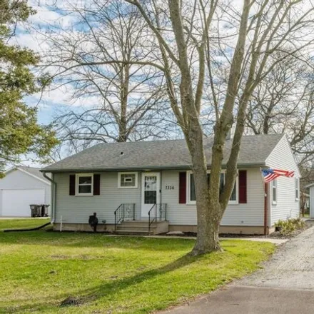 Buy this 3 bed house on 7336 South 37th Place in Franklin, WI 53132