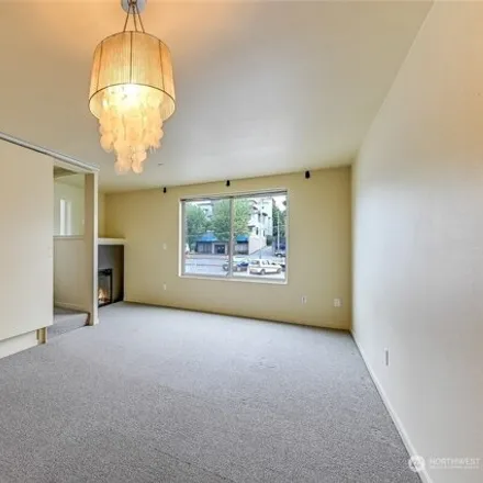 Image 6 - 4353 8th Ave NE, Seattle, Washington, 98105 - House for sale