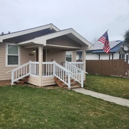 Buy this 4 bed house on 1315 Maclaren Street in Yakima, WA 98902