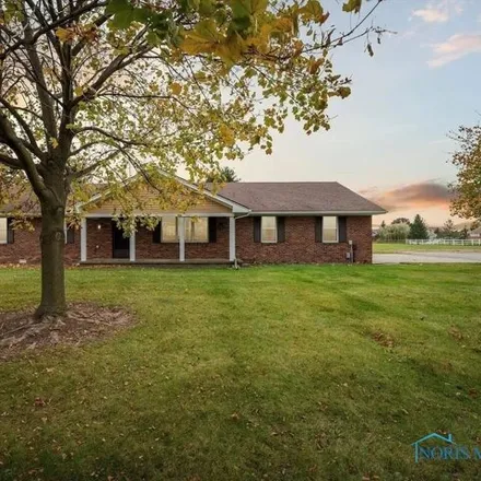 Buy this 3 bed house on 13223 Roachton Road in Perrysburg, OH 43551