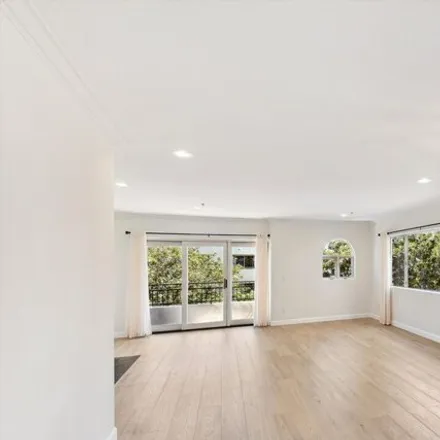 Image 6 - Wellesley Terrace, 1165 Wellesley Avenue, Los Angeles, CA 90049, USA - Condo for rent