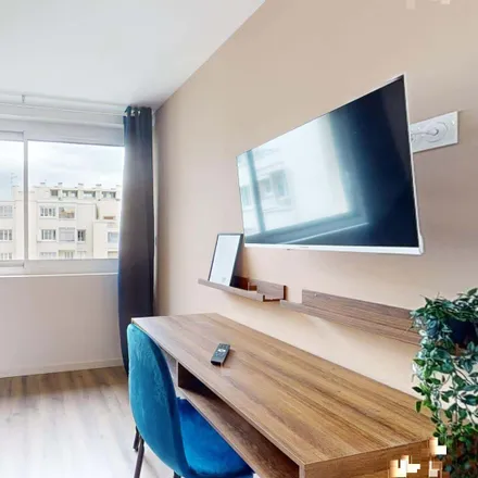 Rent this 4 bed room on 25 Rue Philippe Lebon in 63000 Clermont-Ferrand, France