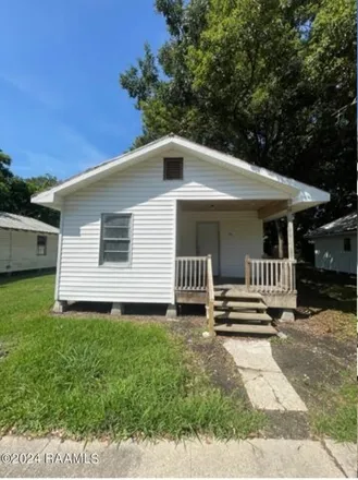 Buy this 2 bed house on 900 East Pershing Street in New Iberia, LA 70560