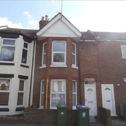Rent this 3 bed apartment on 21 Thackeray Road in Portswood Park, Southampton