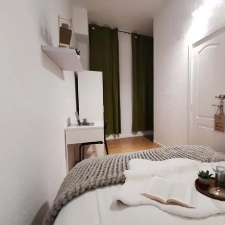 Image 5 - Calle Preciados, 42, 28013 Madrid, Spain - Room for rent