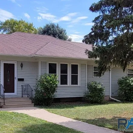 Buy this 3 bed house on 201 East Elm Street in Beresford, SD 57004