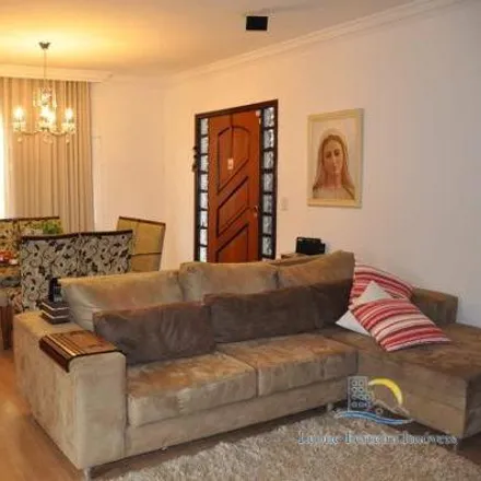 Buy this 3 bed house on Rua Agostinho Feijó Sanches in Alpes, Londrina - PR