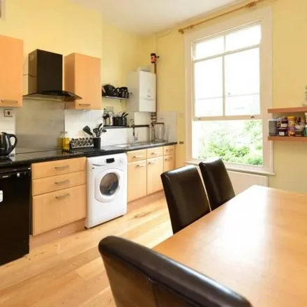 Rent this 1 bed apartment on 49 Drayton Park in London, N5 1PJ