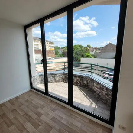 Rent this 2 bed apartment on 45 Rue Édouard Vaillant in 62800 Liévin, France