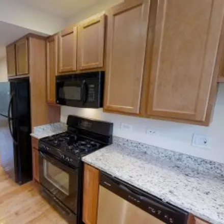 Rent this 2 bed apartment on #1w,3352 West Wilson Avenue in Albany Park, Chicago