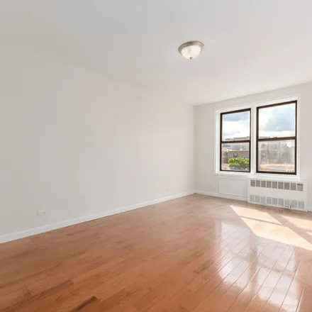 Image 2 - 83-40 Britton Avenue, New York, NY 11373, USA - Apartment for rent