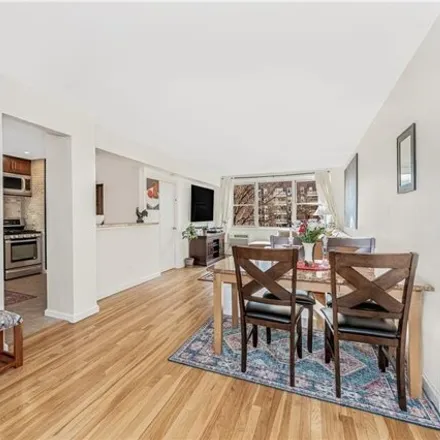 Image 7 - 629 Kappock St Apt 4a, New York, 10463 - Apartment for sale
