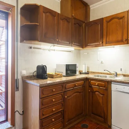 Rent this 1 bed apartment on Galerias de Arte in Rua da Torrinha, 4050-613 Porto
