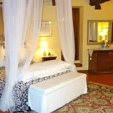 Rent this 2 bed house on 53030 Radicondoli SI