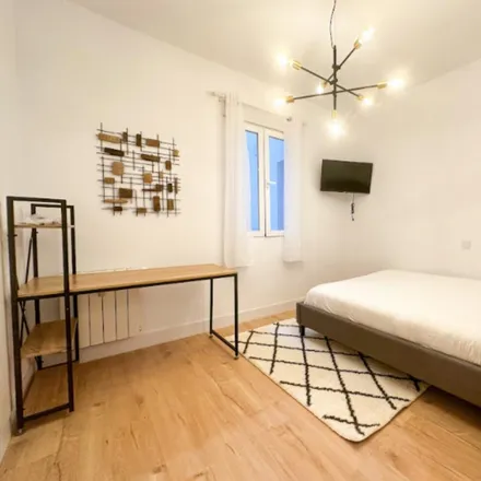 Rent this 2 bed apartment on Calle de Padilla in 68, 28006 Madrid