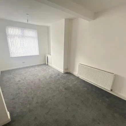 Image 3 - Lincoln Street, Liverpool, L19 8LE, United Kingdom - Townhouse for rent