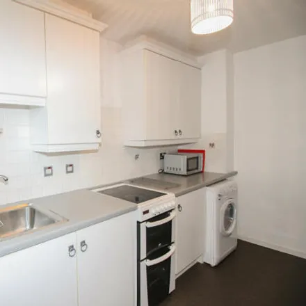 Image 4 - Adderstone Crescent, Newcastle upon Tyne, NE2 2HR, United Kingdom - Room for rent