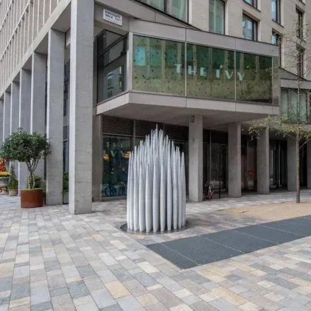 Image 2 - Kingsgate Walk, London, SW1E 6RA, United Kingdom - Apartment for rent