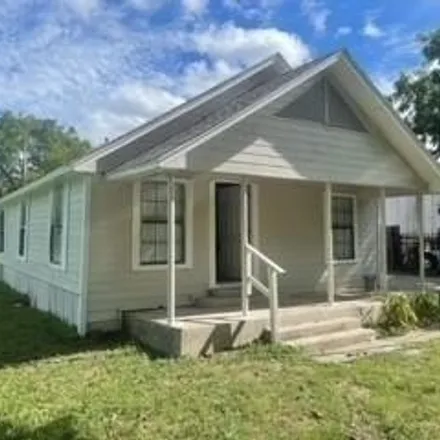 Buy this 3 bed house on 338 West Houston Street in Leonard, Fannin County