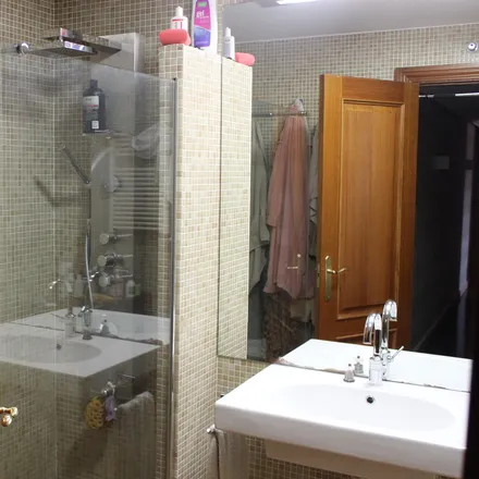 Rent this 2 bed apartment on Zaragoza in Delicias, AR