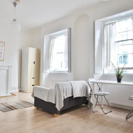 Rent this studio apartment on 33 Mornington Crescent in London, NW1 3EA
