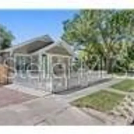 Image 2 - 2037 11th Street South, Saint Petersburg, FL 33705, USA - House for sale