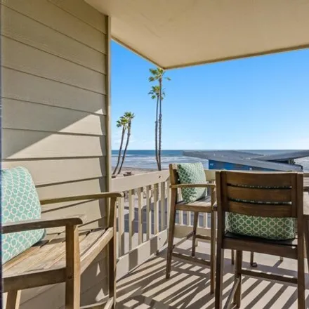 Image 2 - 918 Mira Mar Place, Oceanside, CA 92054, USA - Condo for sale