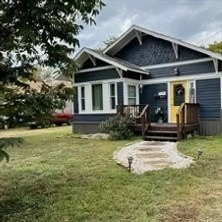 Image 3 - 235 North Central Avenue, Waxahachie, TX 75165, USA - House for sale