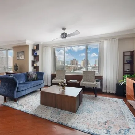 Image 4 - 400 Central Park West, New York, NY 10025, USA - Condo for sale