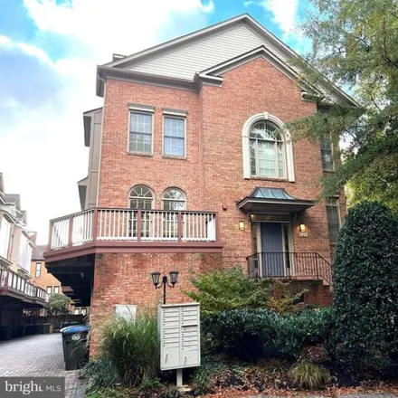 Rent this 3 bed house on 729 North Vermont Street in Arlington, VA 22203