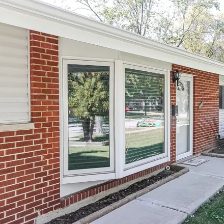 Image 2 - 545 Kingman Lane, Hoffman Estates, Schaumburg Township, IL 60169, USA - House for sale